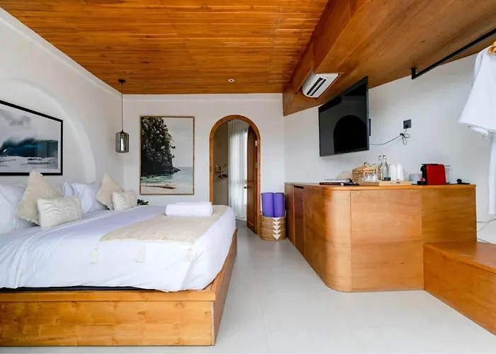 Cozy Wellness Villa- Sauna & Pools, 3 Min To