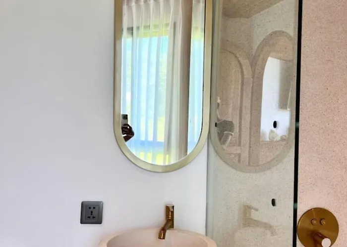 アパート Cozy Wellness Villa- Sauna & Pools, 3 Min To
